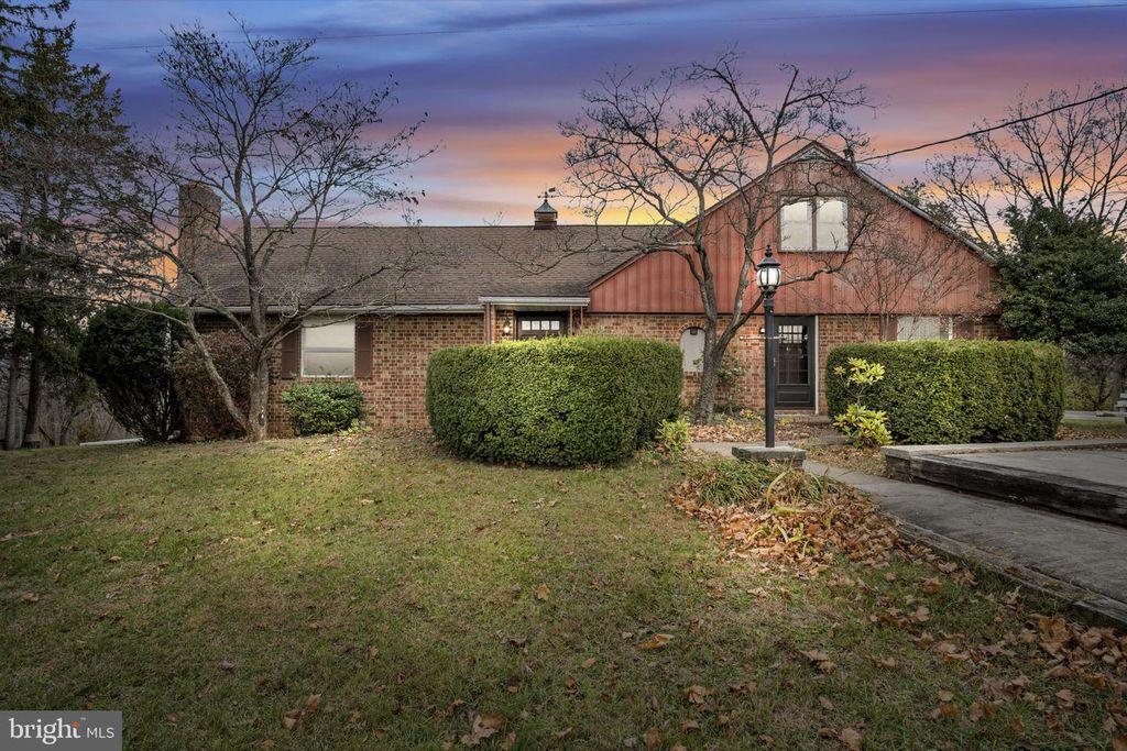 14 GARDEN DRIVE, Carlisle, PA 17013