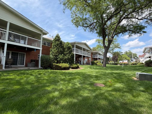 167 E Palatine Road I, Palatine, IL 60067