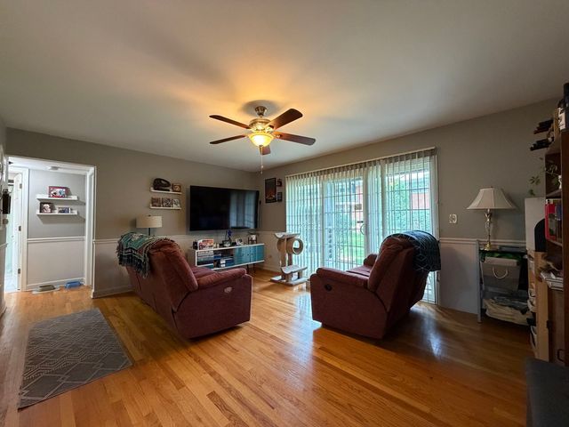 167 E Palatine Road I, Palatine, IL 60067