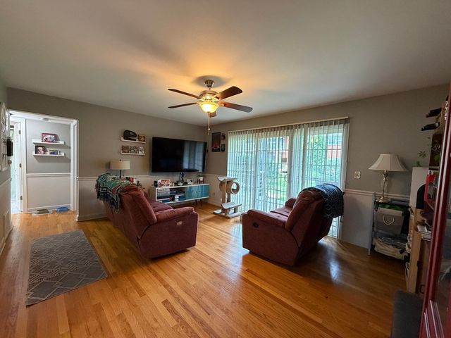 167 E Palatine Road I, Palatine, IL 60067