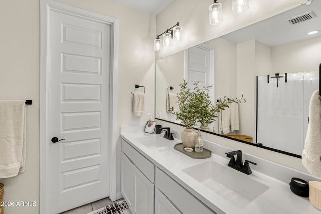 17976 W ASHLEY Drive, Goodyear, AZ 85338