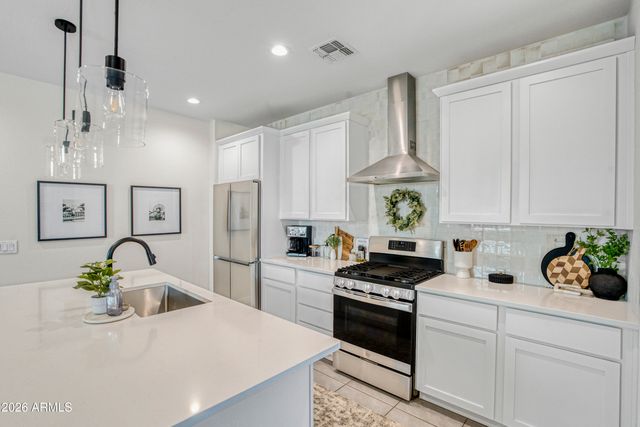 17976 W ASHLEY Drive, Goodyear, AZ 85338