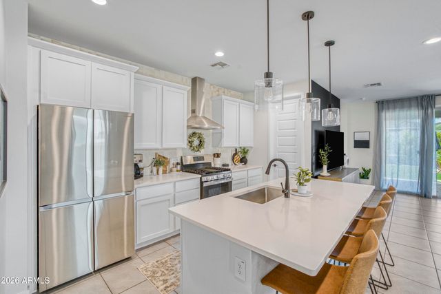 17976 W ASHLEY Drive, Goodyear, AZ 85338