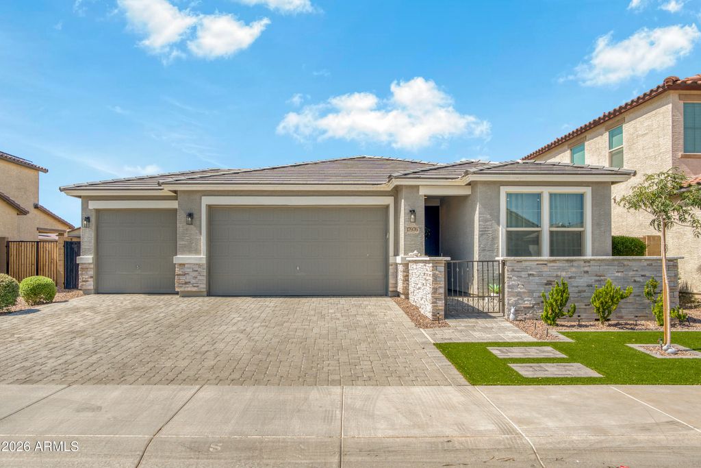 17976 W ASHLEY Drive, Goodyear, AZ 85338