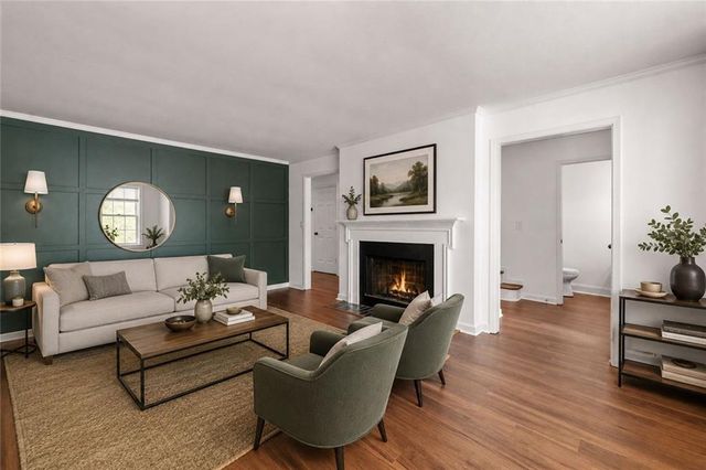 1069 Woodbridge Hollow NE, Atlanta, GA 30306