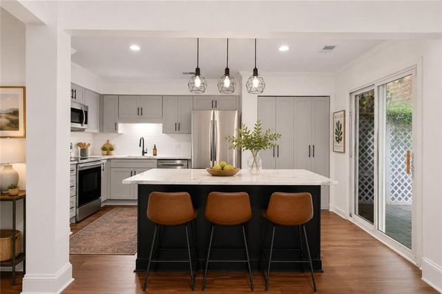 1069 Woodbridge Hollow NE, Atlanta, GA 30306