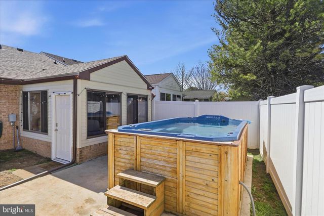18008 PUTTER DR, Hagerstown, MD 21740