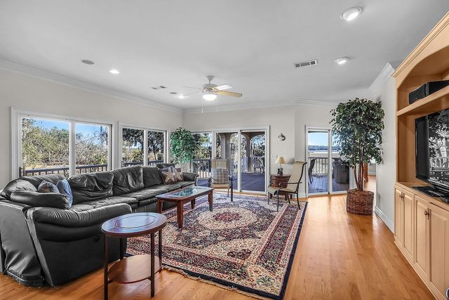 2017 Sutherland Bluff Drive NE, Townsend, GA 31331