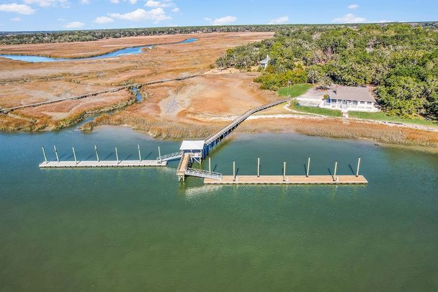 2017 Sutherland Bluff Drive NE, Townsend, GA 31331