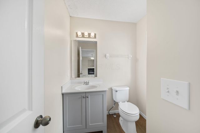 2194 Rustic Ledge Drive, Columbus, OH 43219
