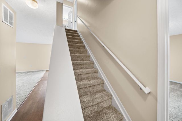 2194 Rustic Ledge Drive, Columbus, OH 43219