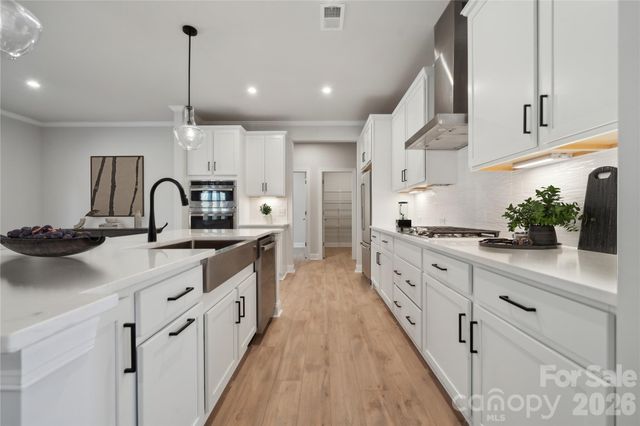 407 Alameda Way, Matthews, NC 28104