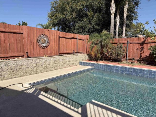 10041 N Gem Tree Way, Santee, CA 92071