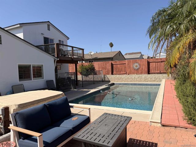 10041 N Gem Tree Way, Santee, CA 92071