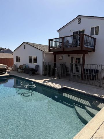 10041 N Gem Tree Way, Santee, CA 92071