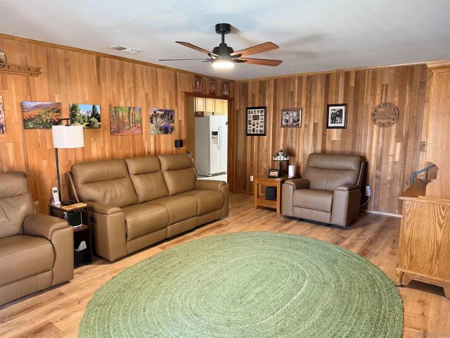 10041 N Gem Tree Way, Santee, CA 92071