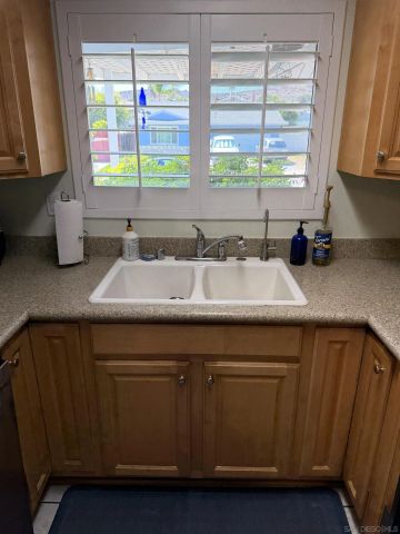 10041 N Gem Tree Way, Santee, CA 92071