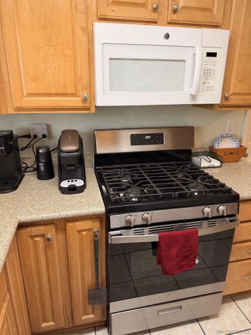 10041 N Gem Tree Way, Santee, CA 92071