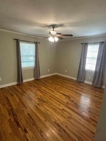 206 Mclemore Drive, Alvin, TX 77511