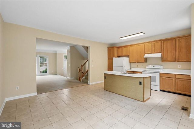 5569 JOWETT CT, Alexandria, VA 22315