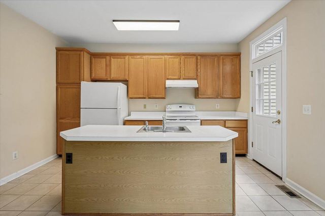 5569 JOWETT CT, Alexandria, VA 22315