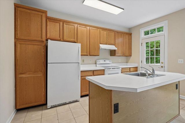 5569 JOWETT CT, Alexandria, VA 22315