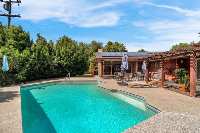 201 Hill Avenue, Sanger, CA 93657
