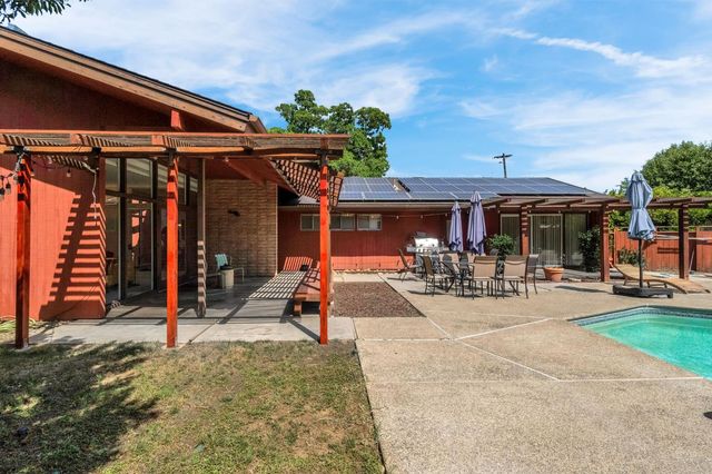 201 Hill Avenue, Sanger, CA 93657