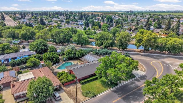 201 Hill Avenue, Sanger, CA 93657