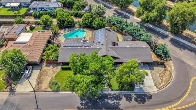 201 Hill Avenue, Sanger, CA 93657
