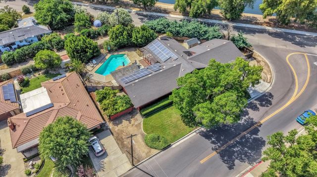 201 Hill Avenue, Sanger, CA 93657