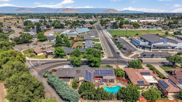 201 Hill Avenue, Sanger, CA 93657