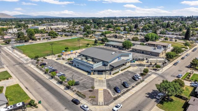 201 Hill Avenue, Sanger, CA 93657