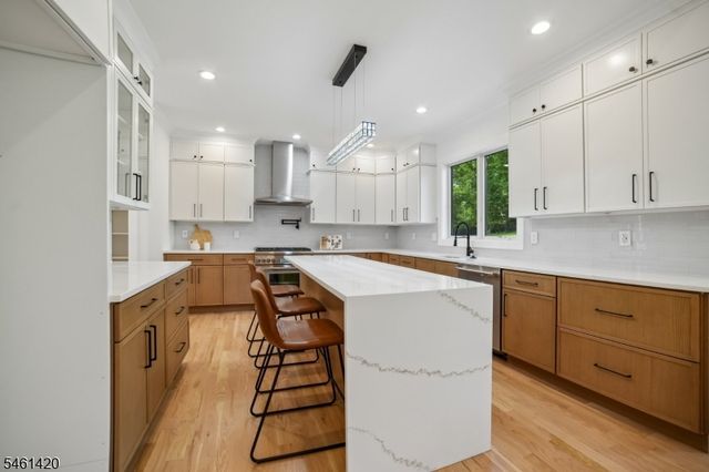29 Spier Dr, Livingston Twp., NJ 07039