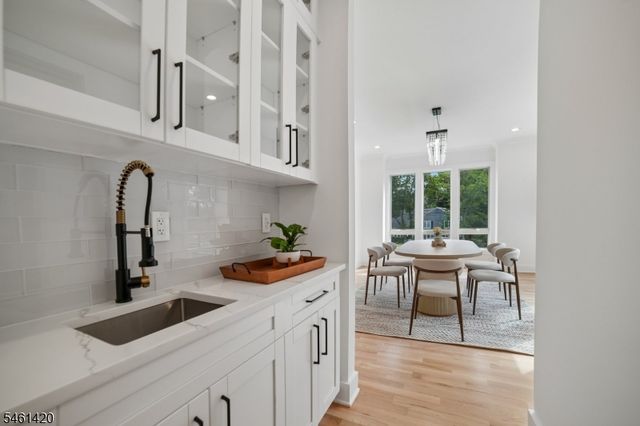 29 Spier Dr, Livingston Twp., NJ 07039