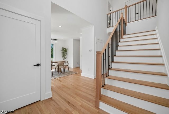 29 Spier Dr, Livingston Twp., NJ 07039