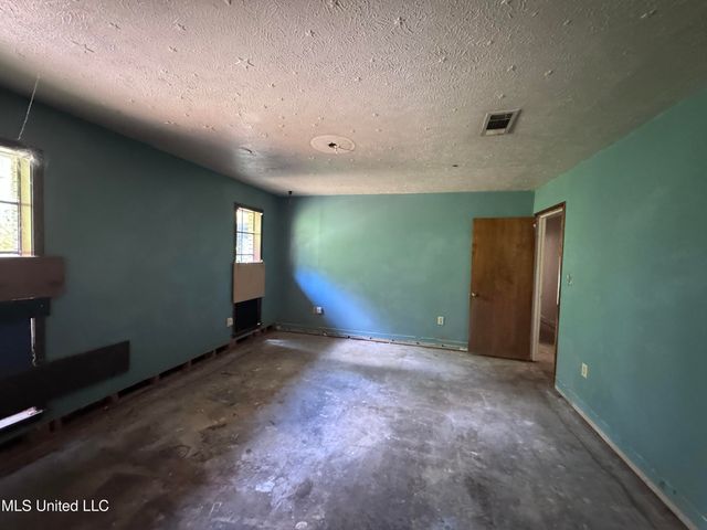 4918 Forest Hill Road, Byram, MS 39272