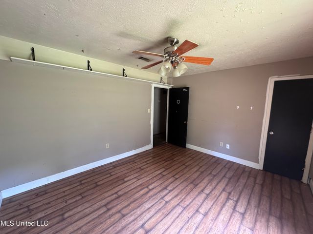 4918 Forest Hill Road, Byram, MS 39272