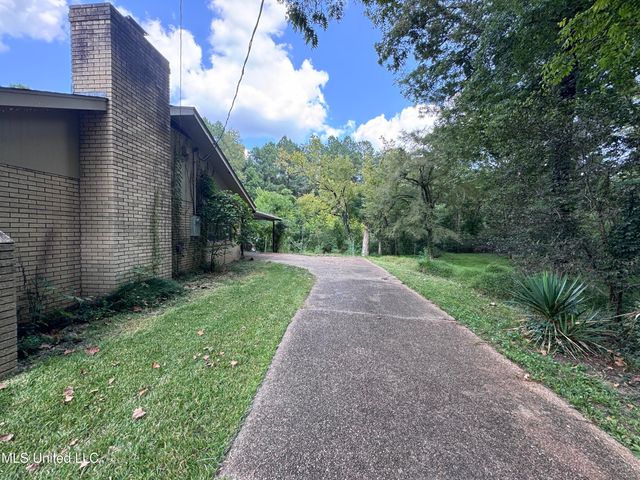 4918 Forest Hill Road, Byram, MS 39272