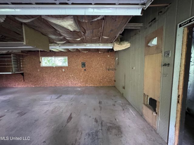 4918 Forest Hill Road, Byram, MS 39272