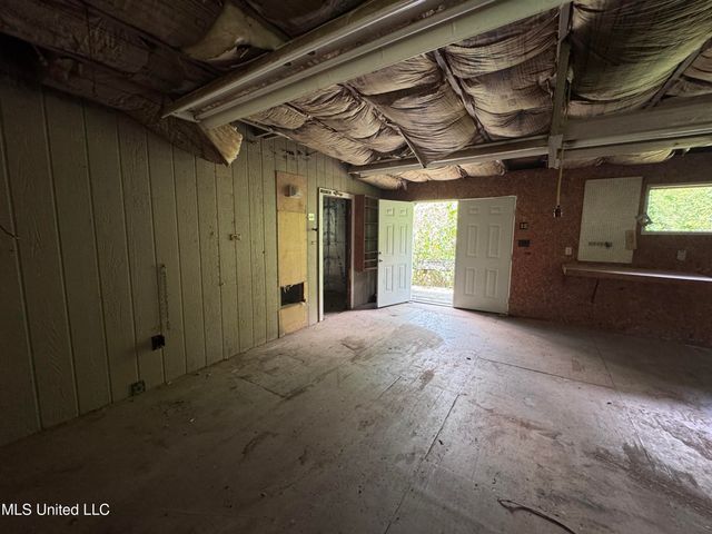 4918 Forest Hill Road, Byram, MS 39272