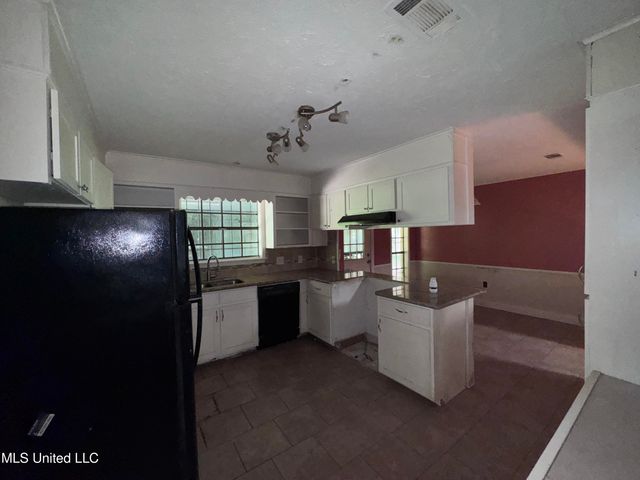 4918 Forest Hill Road, Byram, MS 39272