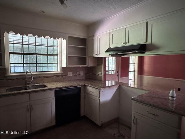4918 Forest Hill Road, Byram, MS 39272