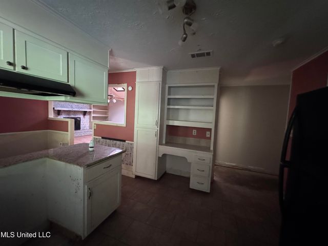 4918 Forest Hill Road, Byram, MS 39272