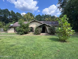4918 Forest Hill Road, Byram, MS 39272