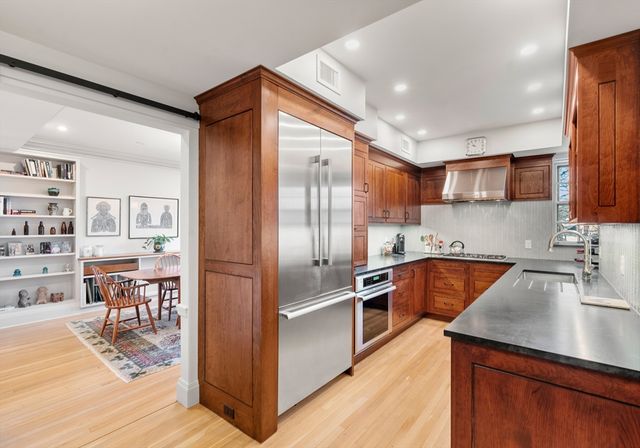 985 Memorial Drive 303, Cambridge, MA 02138