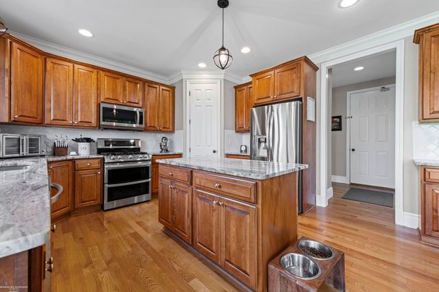 68242 Lake Angela Pointe Street, Richmond, MI 48062