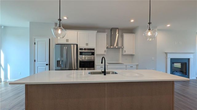 3053 Beacon Bend Crossing, Lawrenceville, GA 30043