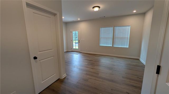 3053 Beacon Bend Crossing, Lawrenceville, GA 30043