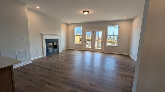 3053 Beacon Bend Crossing, Lawrenceville, GA 30043